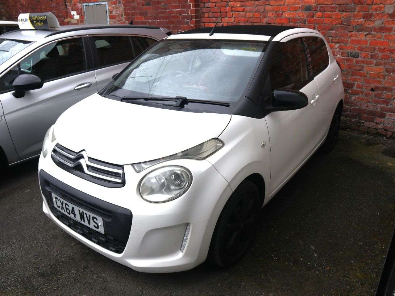 A 2014 CITROEN C1 1.0 VTi Feel Edition Airscape 5dr Petrol Manual Euro 5 (68 ps) *2 YEAR WTY A 2014 CITROEN C1 1.0 VTi Feel Edition Airscape 5dr Petrol Manual Euro 5 (68 ps) *2 YEAR WTY