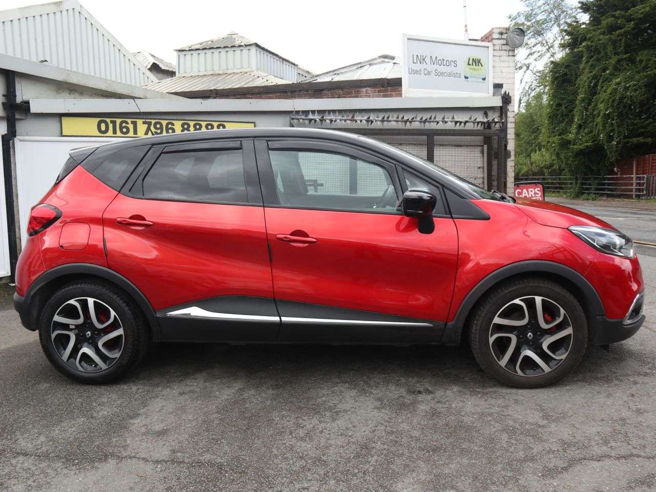 A 2015 RENAULT CAPTUR 1.5 dCi ENERGY Signature Nav SUV 5dr Diesel Manual Euro 6 (s/s) (110 ps) *2 A 2015 RENAULT CAPTUR 1.5 dCi ENERGY Signature Nav SUV 5dr Diesel Manual Euro 6 (s/s) (110 ps) *2
