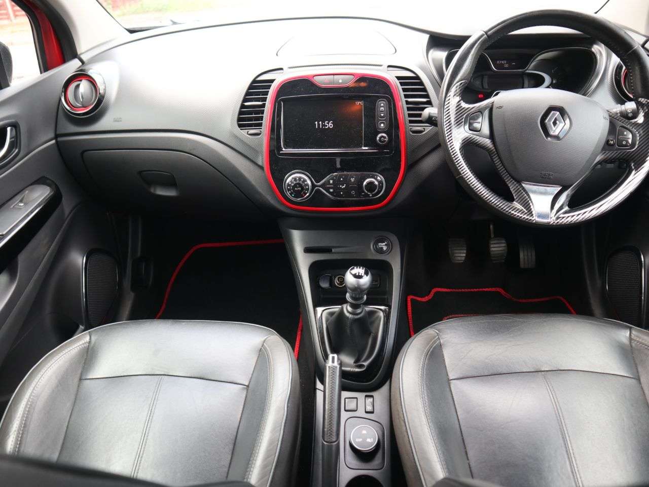 A 2015 RENAULT CAPTUR 1.5 dCi ENERGY Signature Nav SUV 5dr Diesel Manual Euro 6 (s/s) (110 ps) *2 A 2015 RENAULT CAPTUR 1.5 dCi ENERGY Signature Nav SUV 5dr Diesel Manual Euro 6 (s/s) (110 ps) *2