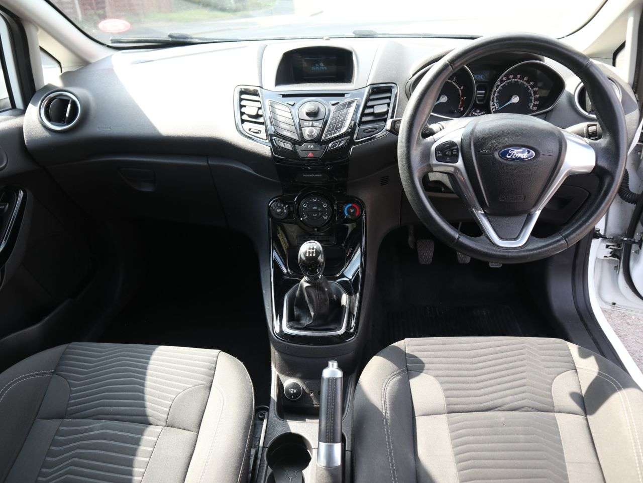 A 2013 FORD FIESTA 1.25 Zetec Hatchback 3dr Petrol Manual Euro 5 (82 ps) A 2013 FORD FIESTA 1.25 Zetec Hatchback 3dr Petrol Manual Euro 5 (82 ps)