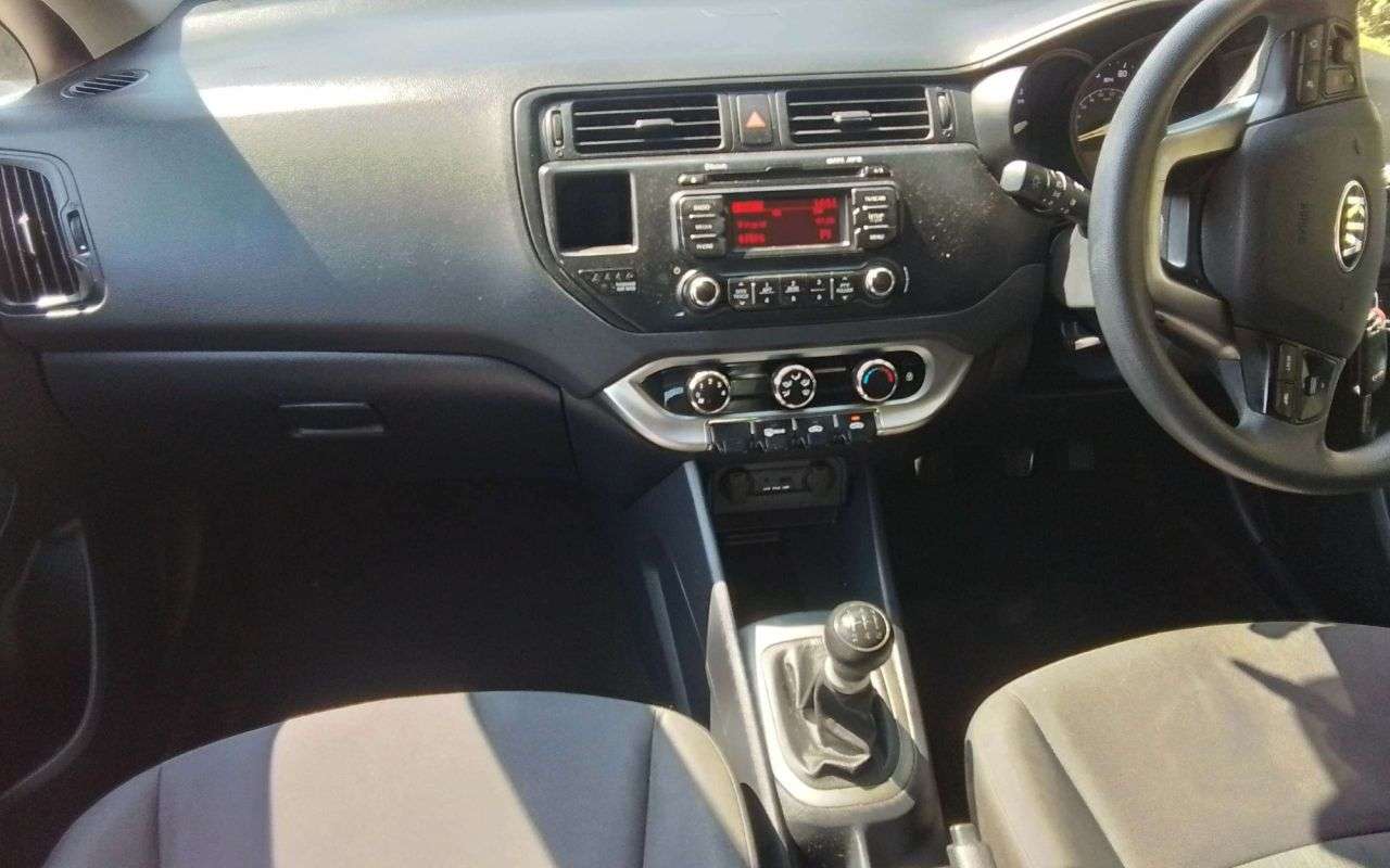 A 2013 KIA RIO 1.25 1 Hatchback 5dr Petrol Manual Euro 5 (84 bhp) *2 YEAR WTY FROM £99 + 1 A 2013 KIA RIO 1.25 1 Hatchback 5dr Petrol Manual Euro 5 (84 bhp) *2 YEAR WTY FROM £99 + 1
