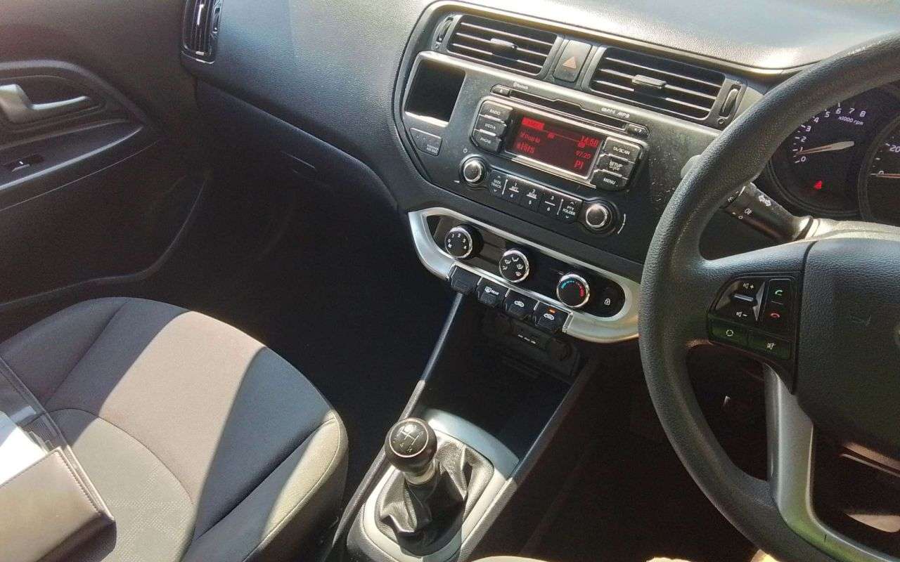2013 KIA RIO 2013 KIA RIO