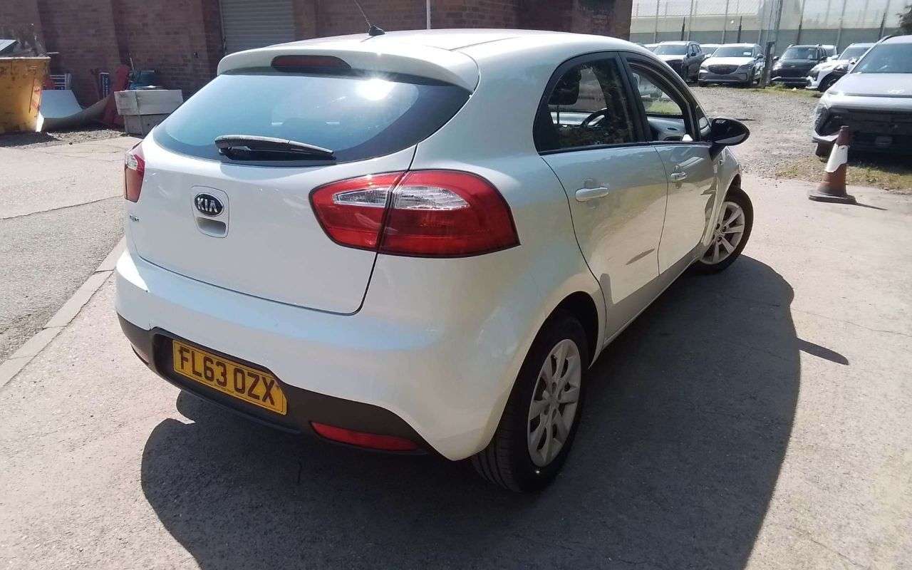 2013 KIA RIO 2013 KIA RIO
