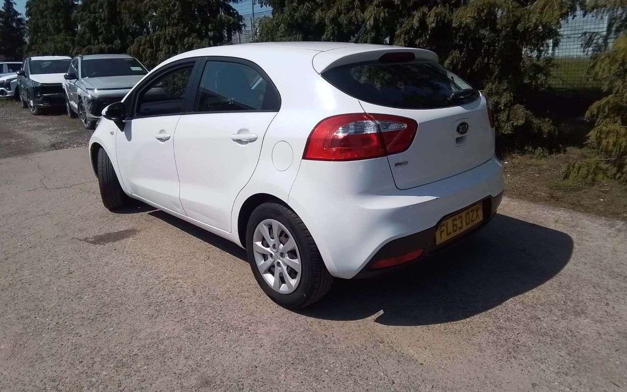 2013 KIA RIO 2013 KIA RIO