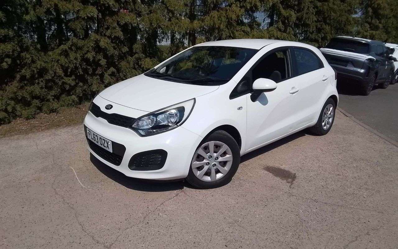 A 2013 KIA RIO 1.25 1 Hatchback 5dr Petrol Manual Euro 5 (84 bhp) *2 YEAR WTY FROM £99 + 1 A 2013 KIA RIO 1.25 1 Hatchback 5dr Petrol Manual Euro 5 (84 bhp) *2 YEAR WTY FROM £99 + 1