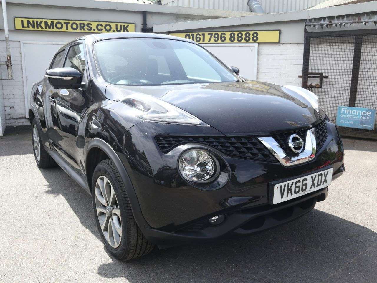 A 2016 NISSAN JUKE 1.5 dCi Tekna SUV 5dr Diesel Manual Euro 6 (s/s) (110 ps) *2 YEAR WTY FROM A 2016 NISSAN JUKE 1.5 dCi Tekna SUV 5dr Diesel Manual Euro 6 (s/s) (110 ps) *2 YEAR WTY FROM