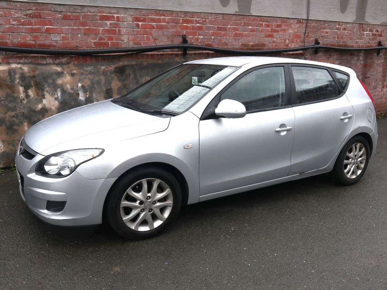 A 2010 HYUNDAI I30 1.6 Comfort Hatchback 5dr Petrol Manual Euro 4 (124 bhp) *2 YEAR WTY FROM £ A 2010 HYUNDAI I30 1.6 Comfort Hatchback 5dr Petrol Manual Euro 4 (124 bhp) *2 YEAR WTY FROM £
