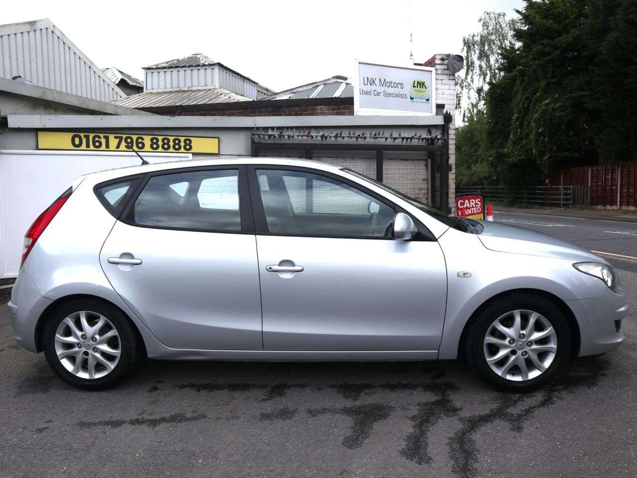 A 2010 HYUNDAI I30 1.6 Comfort Hatchback 5dr Petrol Manual Euro 4 (124 bhp) *2 YEAR WTY FROM £ A 2010 HYUNDAI I30 1.6 Comfort Hatchback 5dr Petrol Manual Euro 4 (124 bhp) *2 YEAR WTY FROM £