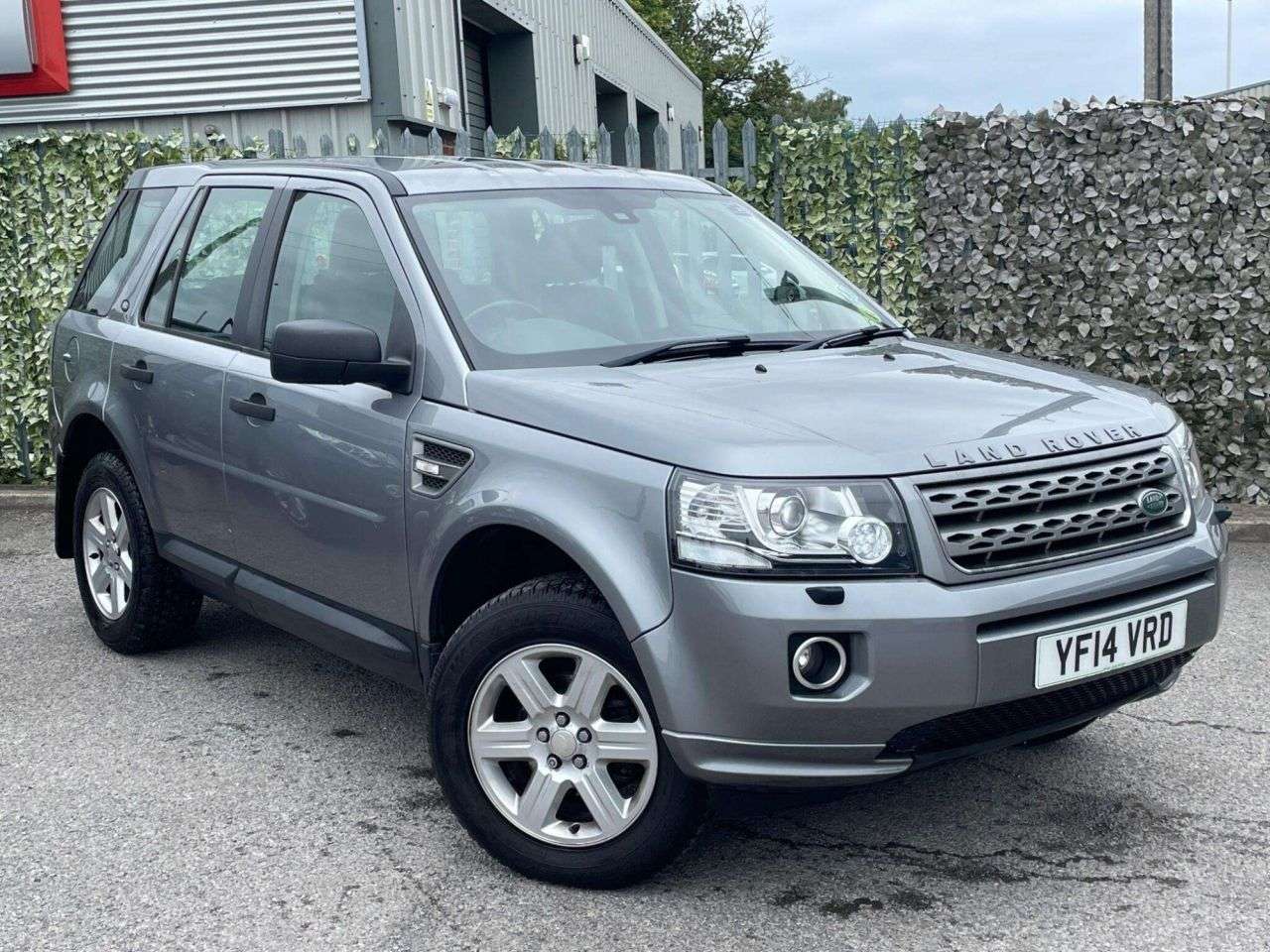 A 2014 LAND ROVER FREELANDER 2 2.2 TD4 GS SUV 5dr Diesel Manual 4WD Euro 5 (s/s) (150 ps) *2 YEAR WTY FROM A 2014 LAND ROVER FREELANDER 2 2.2 TD4 GS SUV 5dr Diesel Manual 4WD Euro 5 (s/s) (150 ps) *2 YEAR WTY FROM