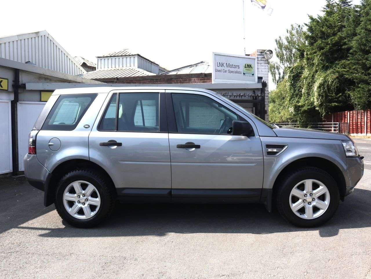 A 2014 LAND ROVER FREELANDER 2 2.2 TD4 GS SUV 5dr Diesel Manual 4WD Euro 5 (s/s) (150 ps) *2 YEAR WTY FROM A 2014 LAND ROVER FREELANDER 2 2.2 TD4 GS SUV 5dr Diesel Manual 4WD Euro 5 (s/s) (150 ps) *2 YEAR WTY FROM