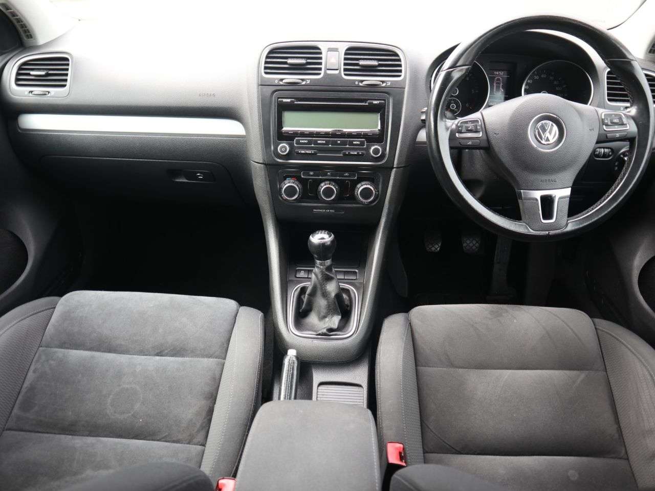 A 2010 VOLKSWAGEN GOLF 2.0 TDI BlueMotion Tech GT Hatchback 5dr Diesel Manual Euro 5 (s/s) (140 ps A 2010 VOLKSWAGEN GOLF 2.0 TDI BlueMotion Tech GT Hatchback 5dr Diesel Manual Euro 5 (s/s) (140 ps