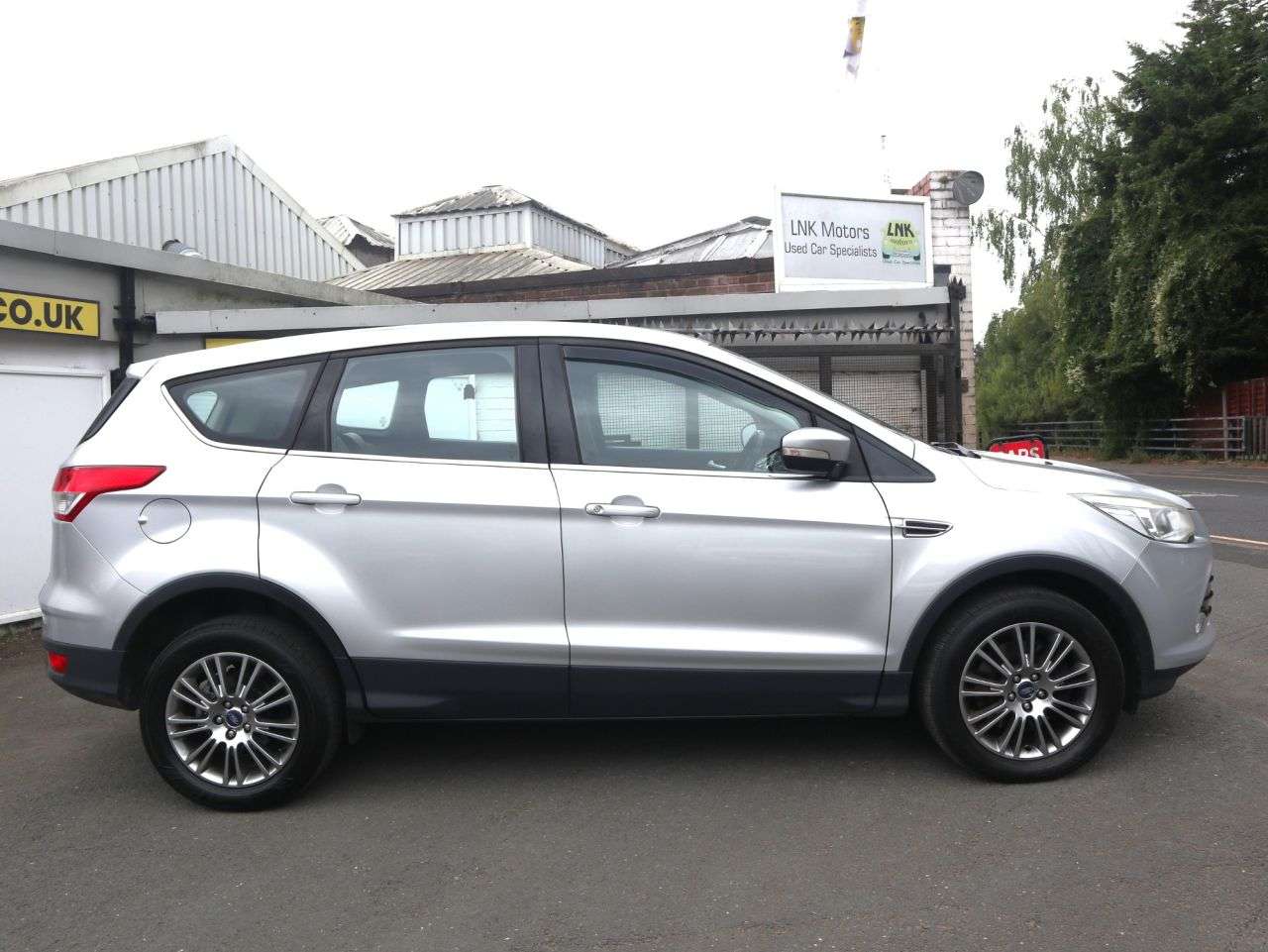 A 2013 FORD KUGA 2.0 TDCi Titanium SUV 5dr Diesel Manual AWD Euro 5 (163 ps) * 2 YEAR WTY FR A 2013 FORD KUGA 2.0 TDCi Titanium SUV 5dr Diesel Manual AWD Euro 5 (163 ps) * 2 YEAR WTY FR