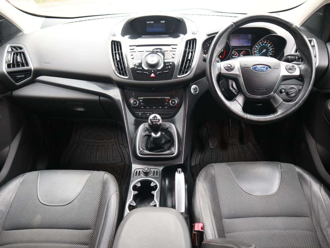 A 2013 FORD KUGA 2.0 TDCi Titanium SUV 5dr Diesel Manual AWD Euro 5 (163 ps) * 2 YEAR WTY FR A 2013 FORD KUGA 2.0 TDCi Titanium SUV 5dr Diesel Manual AWD Euro 5 (163 ps) * 2 YEAR WTY FR