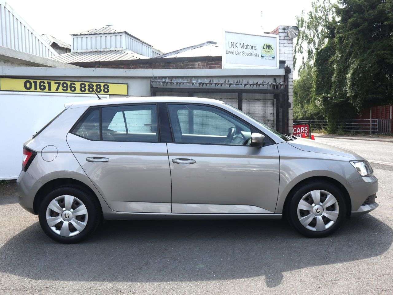 A 2016 SKODA FABIA 1.0 S Hatchback 5dr Petrol Manual Euro 6 (s/s) (60 ps) * 2 YEAR WTY FROM £9 A 2016 SKODA FABIA 1.0 S Hatchback 5dr Petrol Manual Euro 6 (s/s) (60 ps) * 2 YEAR WTY FROM £9