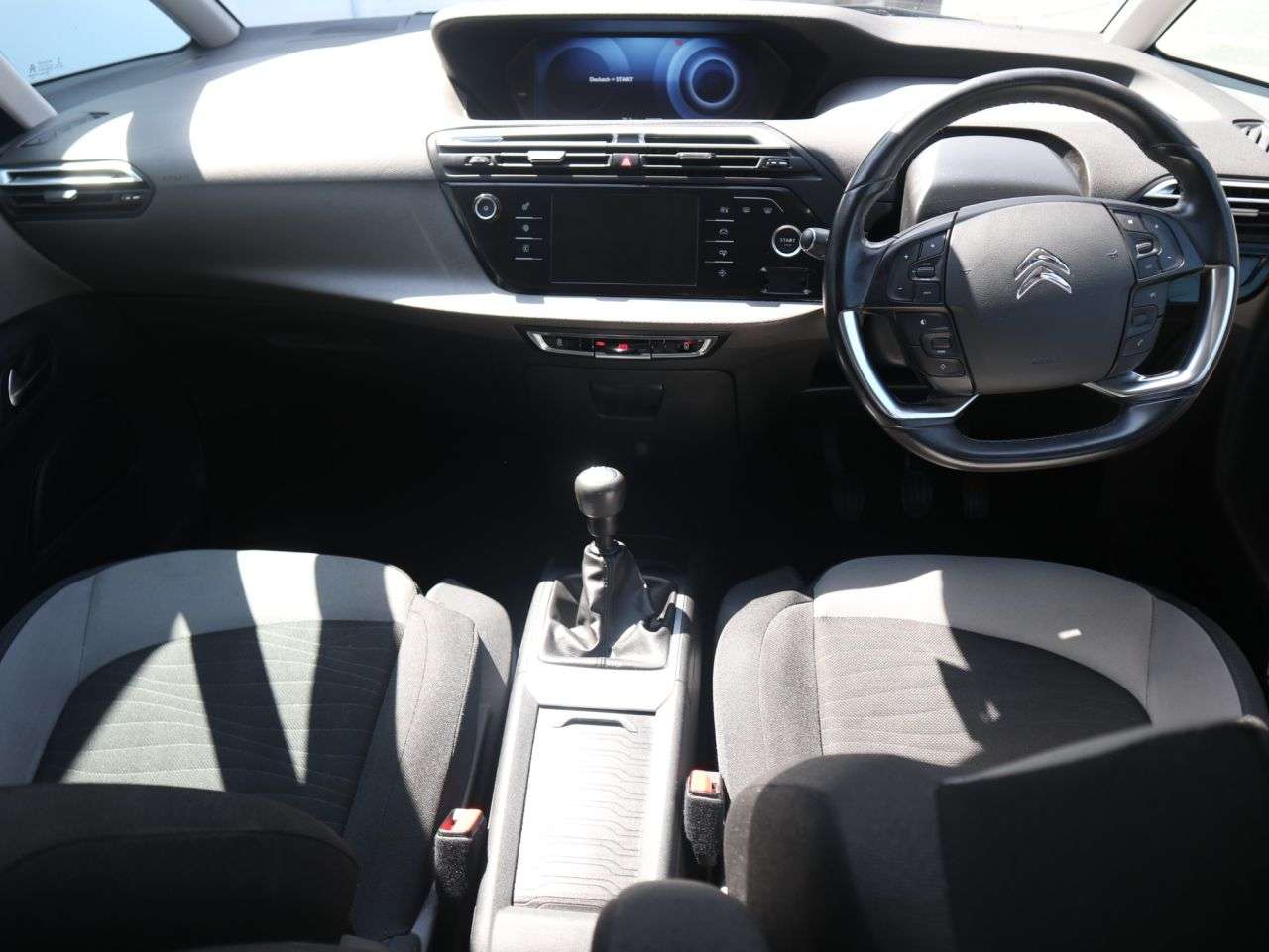 A 2016 CITROEN C4 PICASSO 1.6 BlueHDi Exclusive MPV 5dr Diesel Manual Euro 6 (s/s) (120 ps) * 2 YEAR A 2016 CITROEN C4 PICASSO 1.6 BlueHDi Exclusive MPV 5dr Diesel Manual Euro 6 (s/s) (120 ps) * 2 YEAR