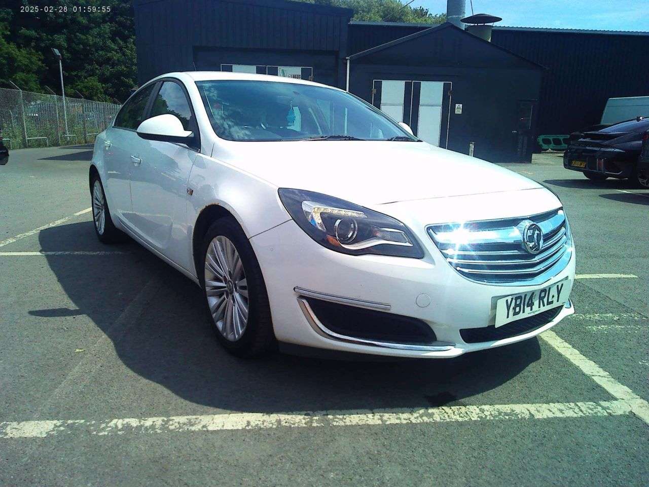 A 2014 VAUXHALL INSIGNIA 2.0 CDTi ecoFLEX Energy Hatchback 5dr Diesel Manual Euro 5 (s/s) (120 ps) * A 2014 VAUXHALL INSIGNIA 2.0 CDTi ecoFLEX Energy Hatchback 5dr Diesel Manual Euro 5 (s/s) (120 ps) *