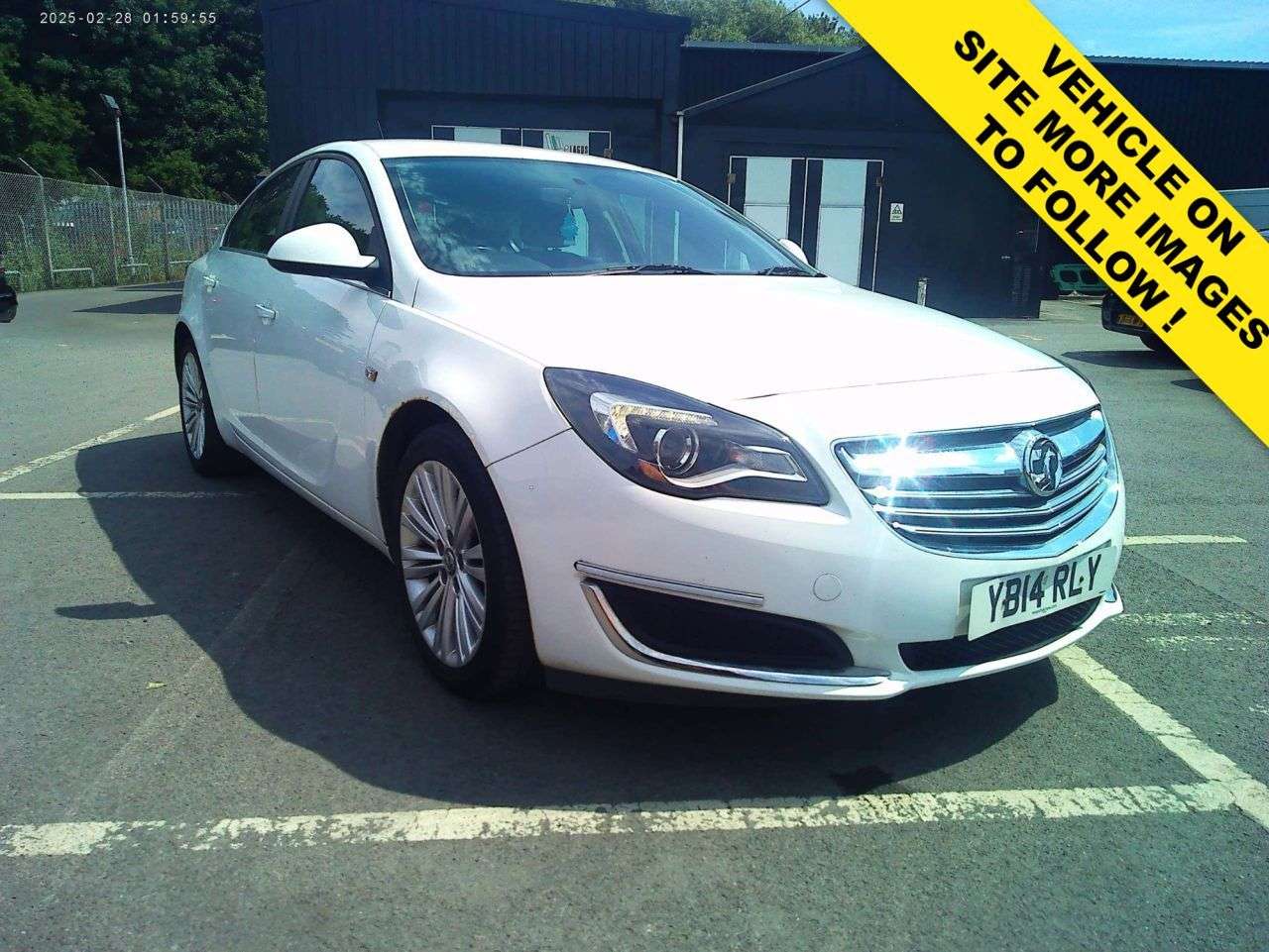 A 2014 VAUXHALL INSIGNIA 2.0 CDTi ecoFLEX Energy Hatchback 5dr Diesel Manual Euro 5 (s/s) (120 ps) * A 2014 VAUXHALL INSIGNIA 2.0 CDTi ecoFLEX Energy Hatchback 5dr Diesel Manual Euro 5 (s/s) (120 ps) *