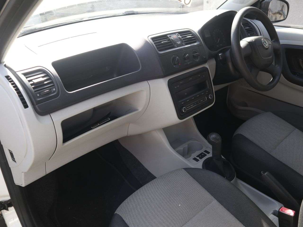 2010 SKODA FABIA 2010 SKODA FABIA