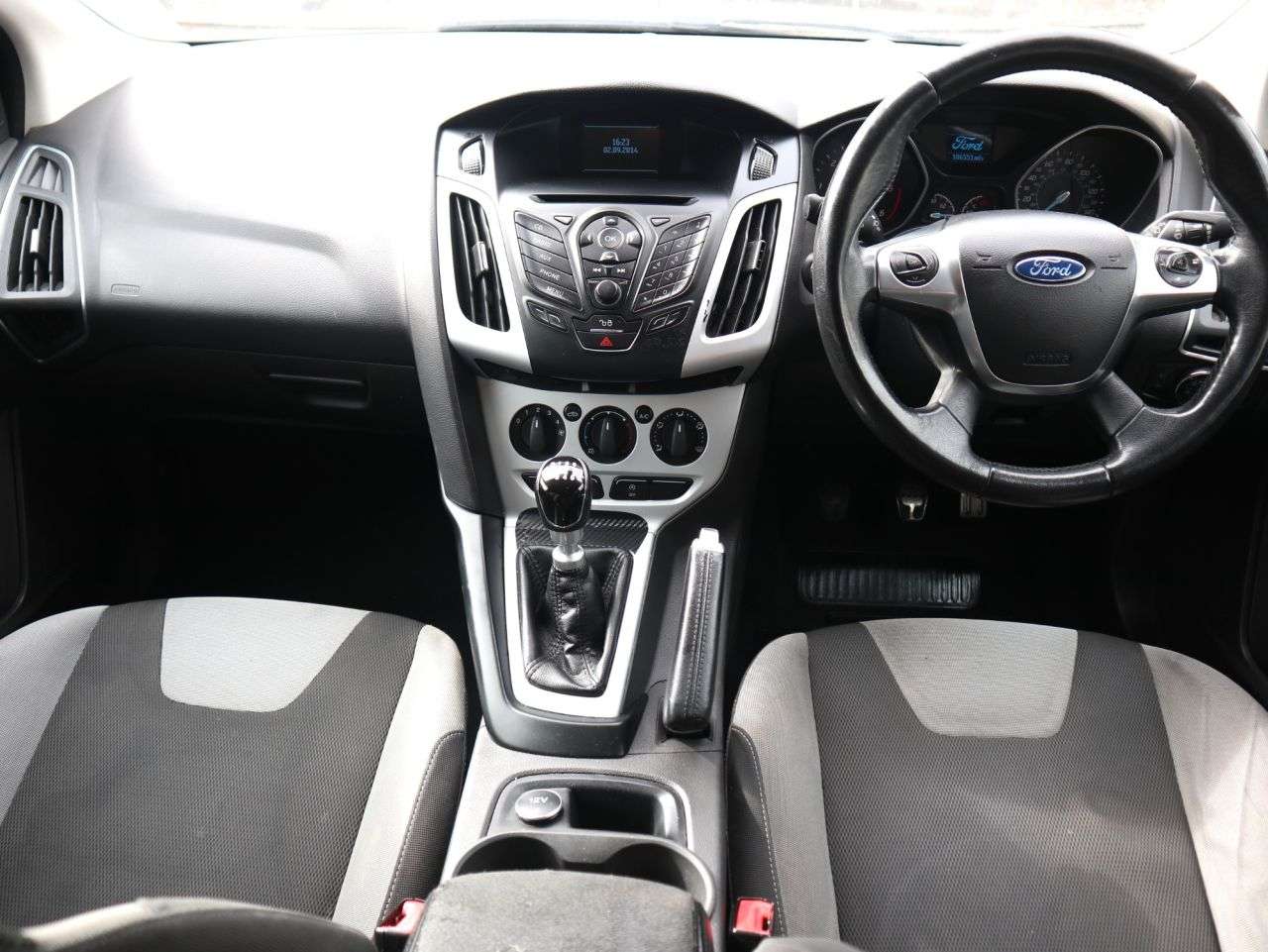 A 2013 FORD FOCUS 1.6 TDCi Zetec S Hatchback 5dr Diesel Manual Euro 5 (s/s) (115 ps) *2 YEAR A 2013 FORD FOCUS 1.6 TDCi Zetec S Hatchback 5dr Diesel Manual Euro 5 (s/s) (115 ps) *2 YEAR