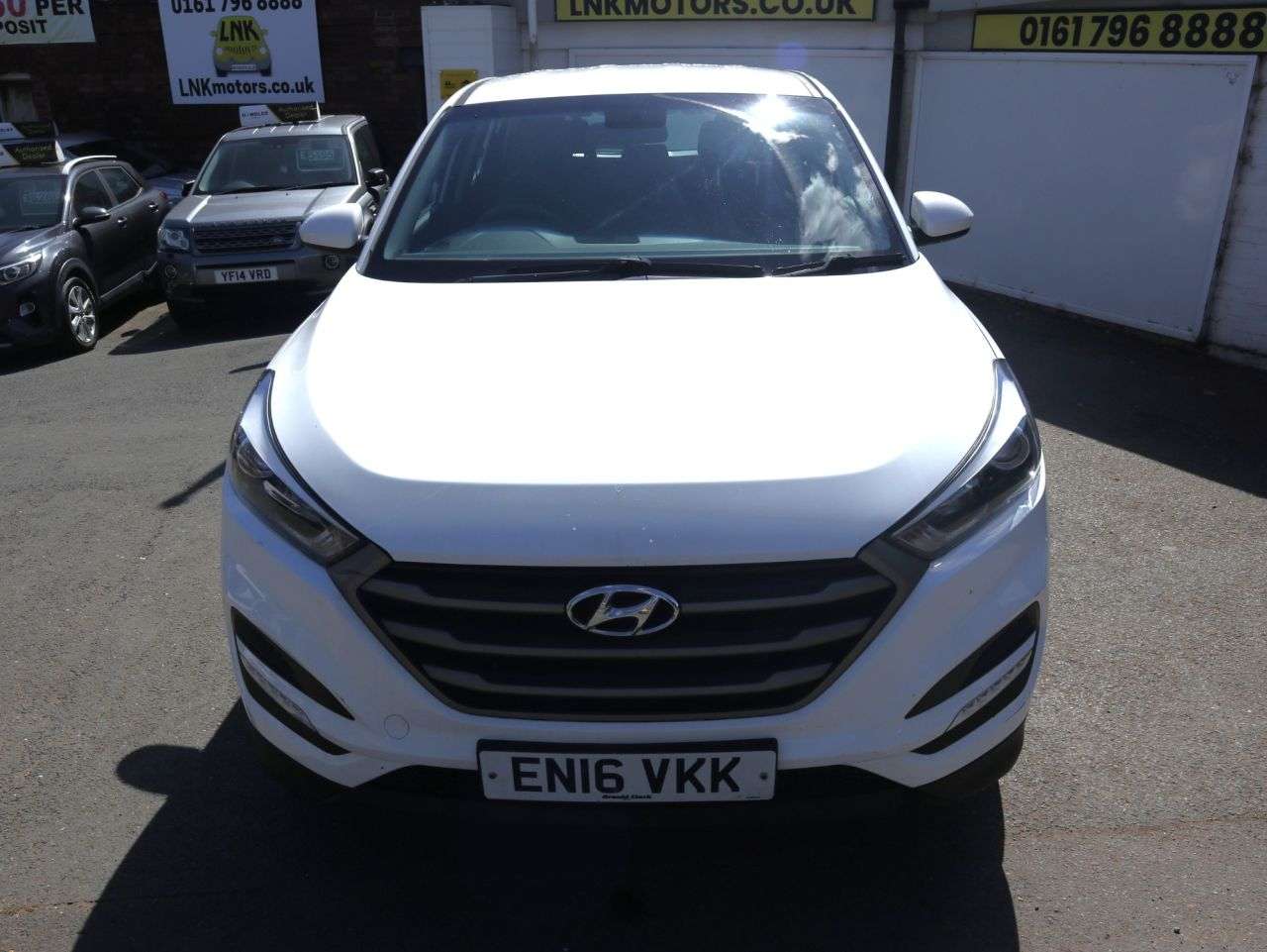 A 2016 HYUNDAI TUCSON 1.6 GDi Blue Drive S SUV 5dr Petrol Manual Euro 6 (s/s) (132 ps) *2 YEAR WT A 2016 HYUNDAI TUCSON 1.6 GDi Blue Drive S SUV 5dr Petrol Manual Euro 6 (s/s) (132 ps) *2 YEAR WT