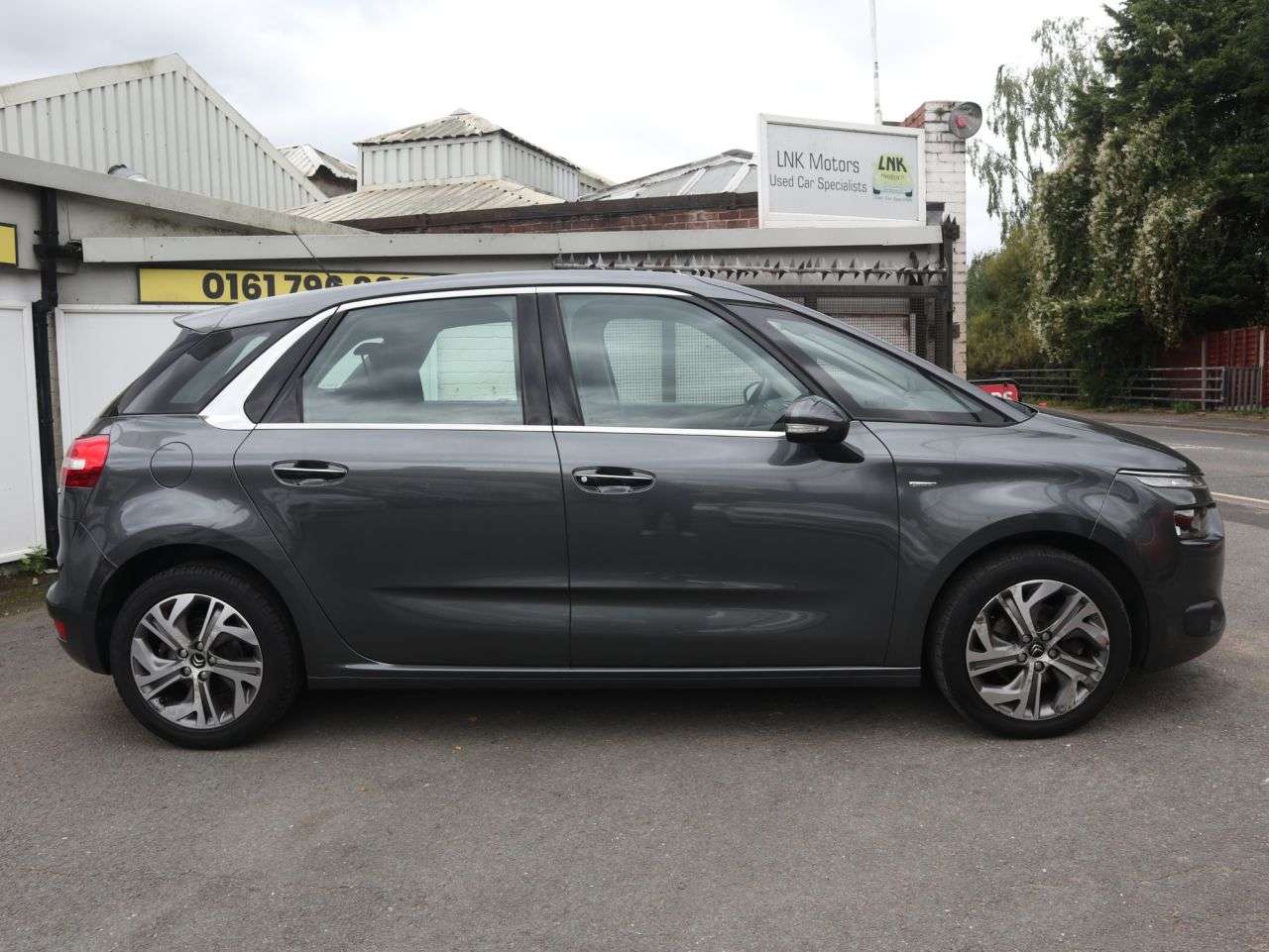 A 2014 CITROEN C4 PICASSO 1.6 e-HDi Exclusive MPV 5dr Diesel Manual Euro 5 (s/s) (115 ps) *2 YEAR WTY A 2014 CITROEN C4 PICASSO 1.6 e-HDi Exclusive MPV 5dr Diesel Manual Euro 5 (s/s) (115 ps) *2 YEAR WTY