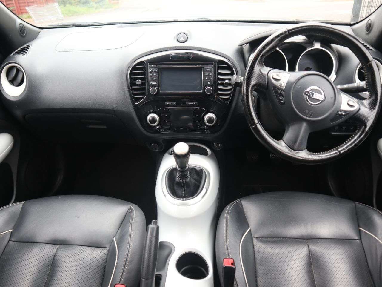 A 2016 NISSAN JUKE 1.5 dCi Tekna SUV 5dr Diesel Manual Euro 6 (s/s) (110 ps) *2 YEAR WTY FROM A 2016 NISSAN JUKE 1.5 dCi Tekna SUV 5dr Diesel Manual Euro 6 (s/s) (110 ps) *2 YEAR WTY FROM
