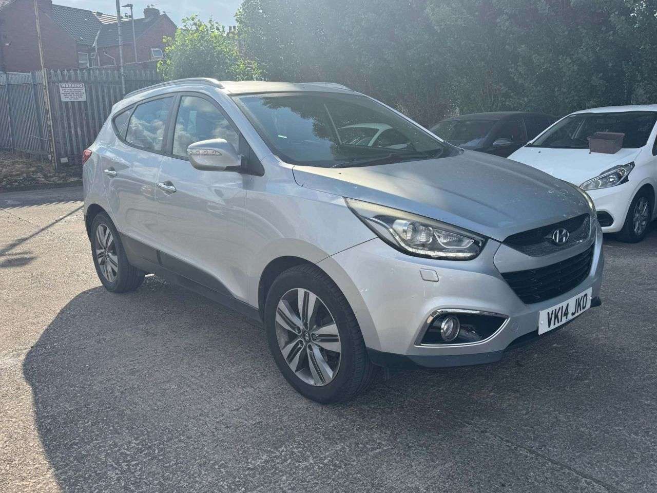 A 2014 HYUNDAI IX35 1.7 CRDi Premium SUV 5dr Diesel Manual Euro 5 (s/s) (115 ps) *2 YEAR WTY FR A 2014 HYUNDAI IX35 1.7 CRDi Premium SUV 5dr Diesel Manual Euro 5 (s/s) (115 ps) *2 YEAR WTY FR