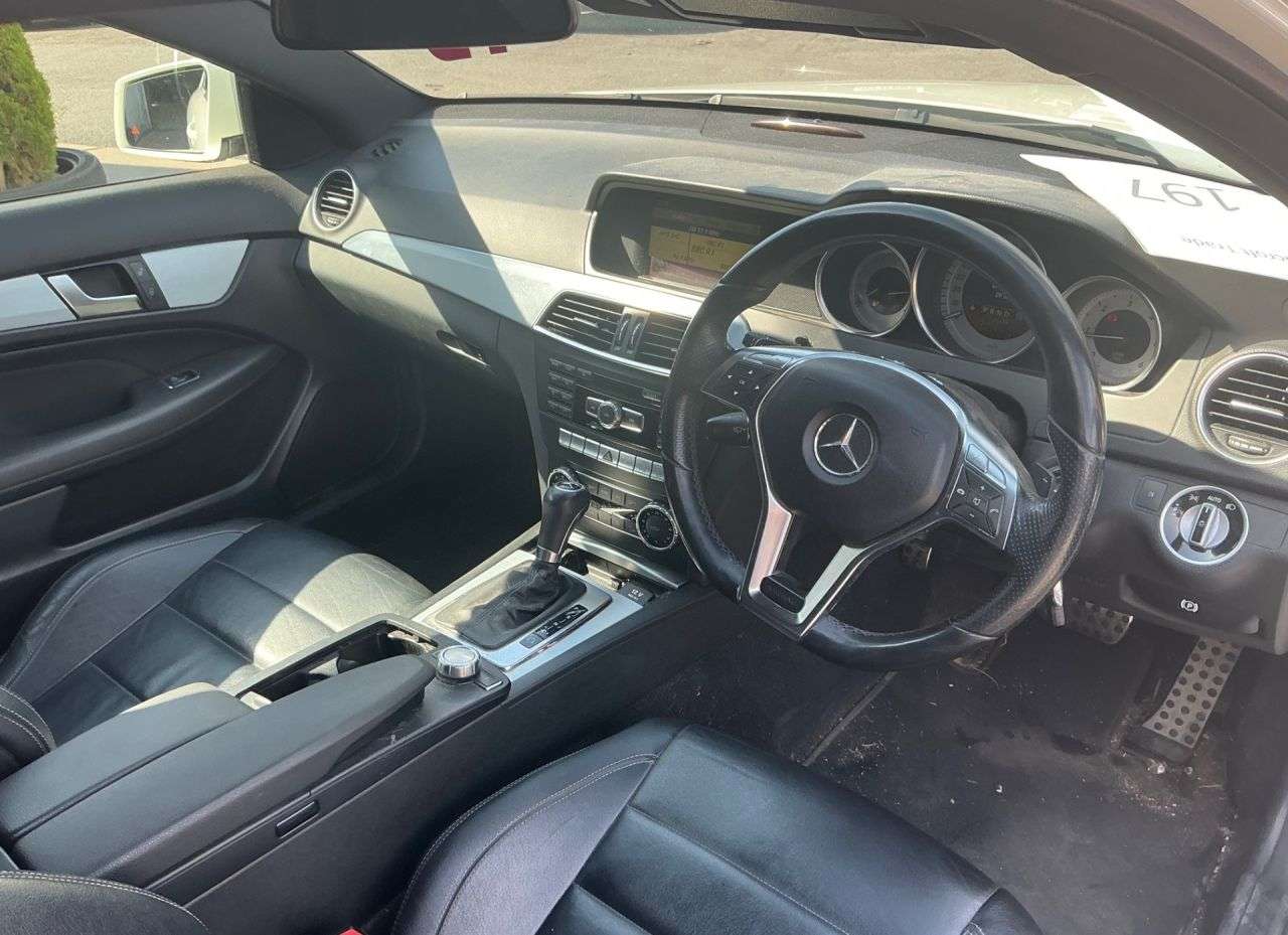 A 2011 MERCEDES-BENZ C CLASS 2.1 C220 CDI BlueEfficiency AMG Sport Edition 125 Coupe 2dr Diesel G-Tronic A 2011 MERCEDES-BENZ C CLASS 2.1 C220 CDI BlueEfficiency AMG Sport Edition 125 Coupe 2dr Diesel G-Tronic