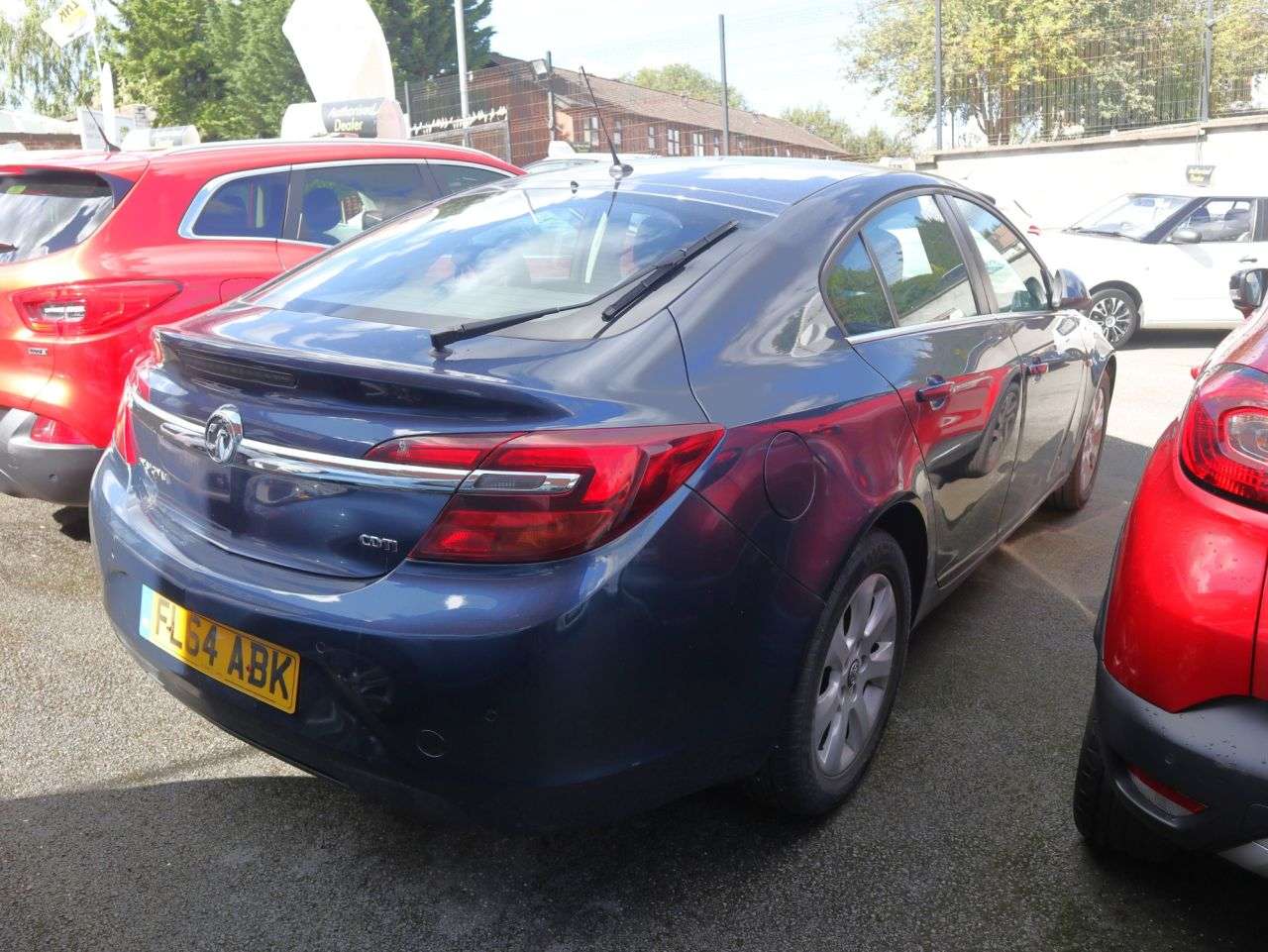 A 2014 VAUXHALL INSIGNIA 2.0 CDTi Design Hatchback 5dr Diesel Auto Euro 5 (163 ps) *2 YEAR WTY FROM A 2014 VAUXHALL INSIGNIA 2.0 CDTi Design Hatchback 5dr Diesel Auto Euro 5 (163 ps) *2 YEAR WTY FROM
