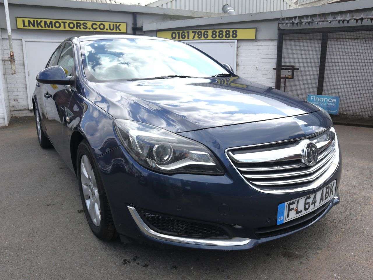 A 2014 VAUXHALL INSIGNIA 2.0 CDTi Design Hatchback 5dr Diesel Auto Euro 5 (163 ps) *2 YEAR WTY FROM A 2014 VAUXHALL INSIGNIA 2.0 CDTi Design Hatchback 5dr Diesel Auto Euro 5 (163 ps) *2 YEAR WTY FROM