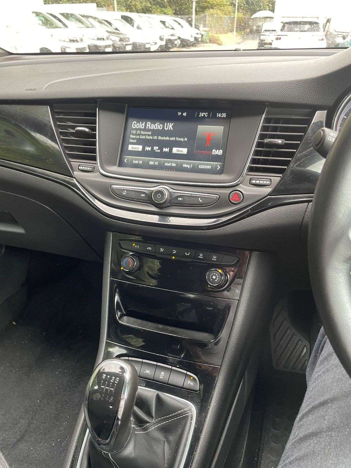 A 2017 VAUXHALL ASTRA 1.6 CDTi BlueInjection SRi Sports Tourer 5dr Diesel Manual Euro 6 (s/s) (13 A 2017 VAUXHALL ASTRA 1.6 CDTi BlueInjection SRi Sports Tourer 5dr Diesel Manual Euro 6 (s/s) (13