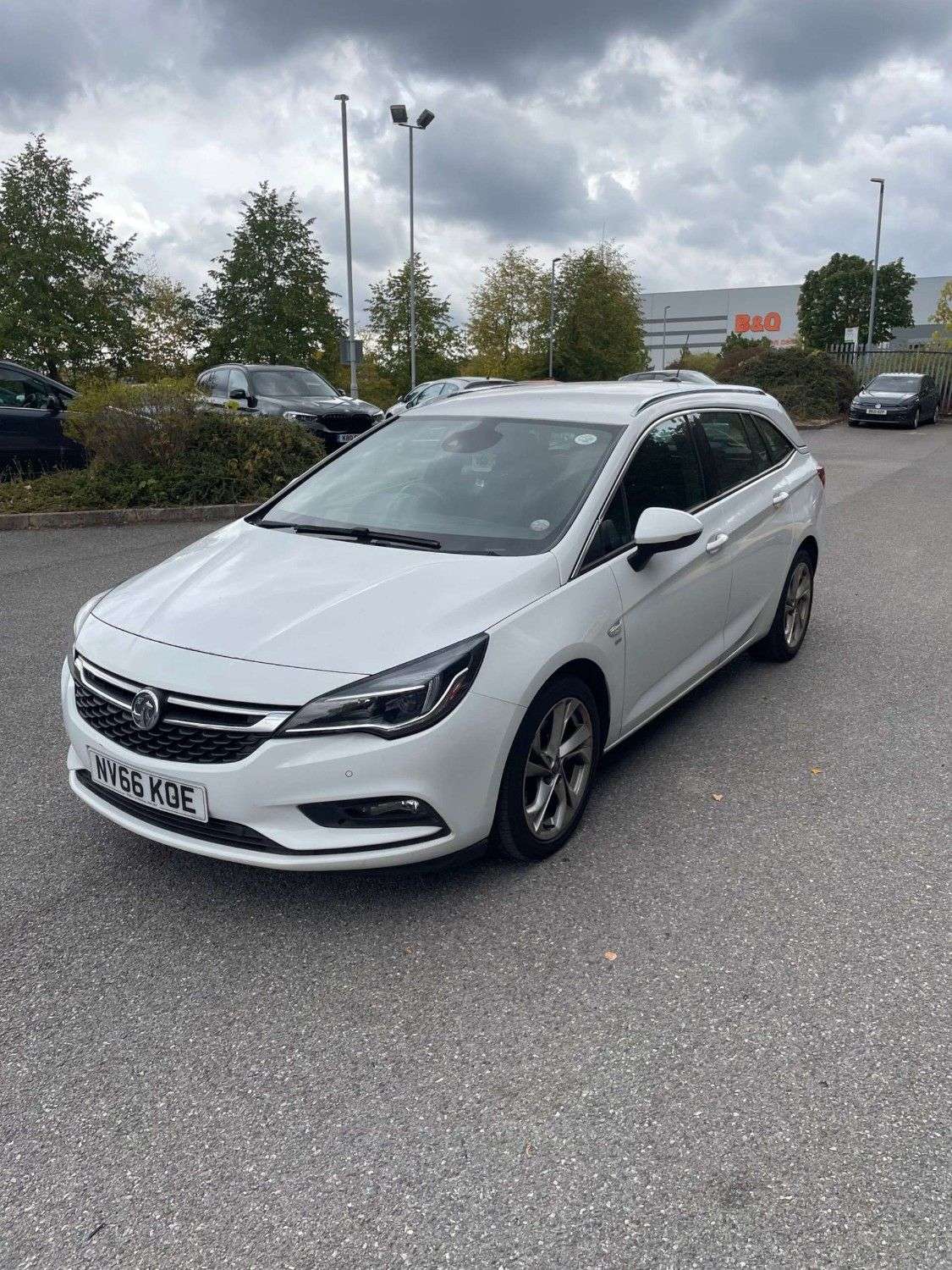 A 2017 VAUXHALL ASTRA 1.6 CDTi BlueInjection SRi Sports Tourer 5dr Diesel Manual Euro 6 (s/s) (13 A 2017 VAUXHALL ASTRA 1.6 CDTi BlueInjection SRi Sports Tourer 5dr Diesel Manual Euro 6 (s/s) (13