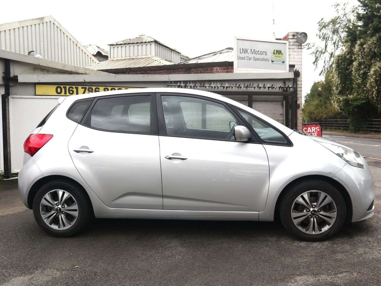 A 2016 KIA VENGA 1.6 CRDi 3 MPV 5dr Diesel Manual Euro 6 (s/s) (114 bhp) *2 YEAR WTY FROM £9 A 2016 KIA VENGA 1.6 CRDi 3 MPV 5dr Diesel Manual Euro 6 (s/s) (114 bhp) *2 YEAR WTY FROM £9