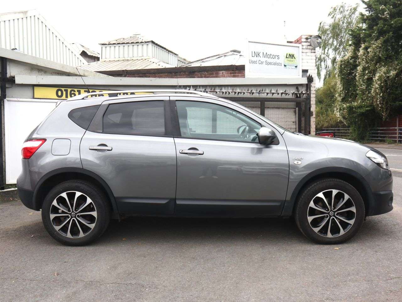 A 2012 NISSAN QASHQAI 1.6 dCi n-tec+ SUV 5dr Diesel Manual 2WD Euro 5 (130 ps) *2 YEAR WTY FROM £ A 2012 NISSAN QASHQAI 1.6 dCi n-tec+ SUV 5dr Diesel Manual 2WD Euro 5 (130 ps) *2 YEAR WTY FROM £