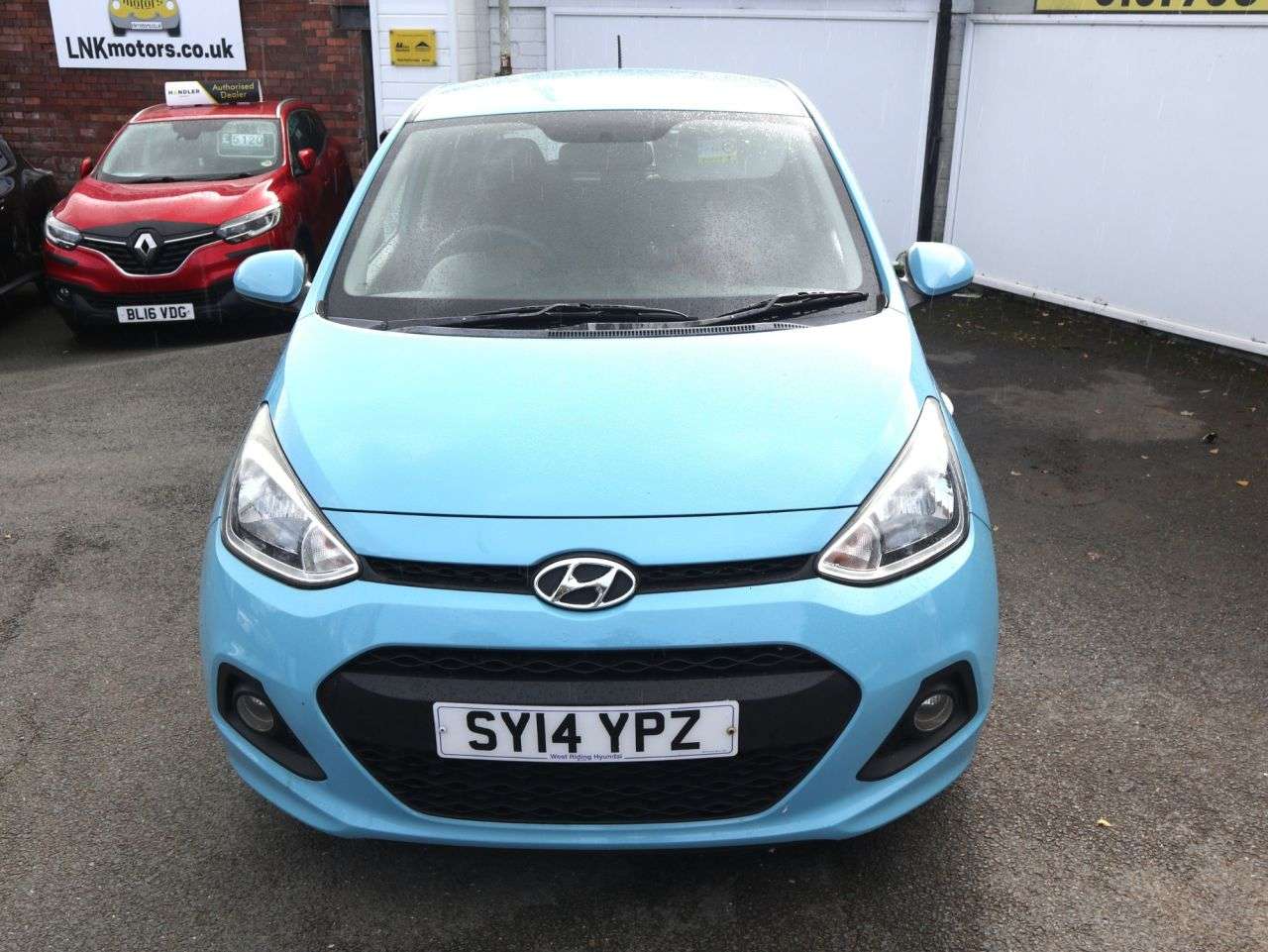 A 2014 HYUNDAI I10 1.2 SE Hatchback 5dr Petrol Manual Euro 5 (87 ps) *2 YEAR WTY FROM £99 + 12 A 2014 HYUNDAI I10 1.2 SE Hatchback 5dr Petrol Manual Euro 5 (87 ps) *2 YEAR WTY FROM £99 + 12