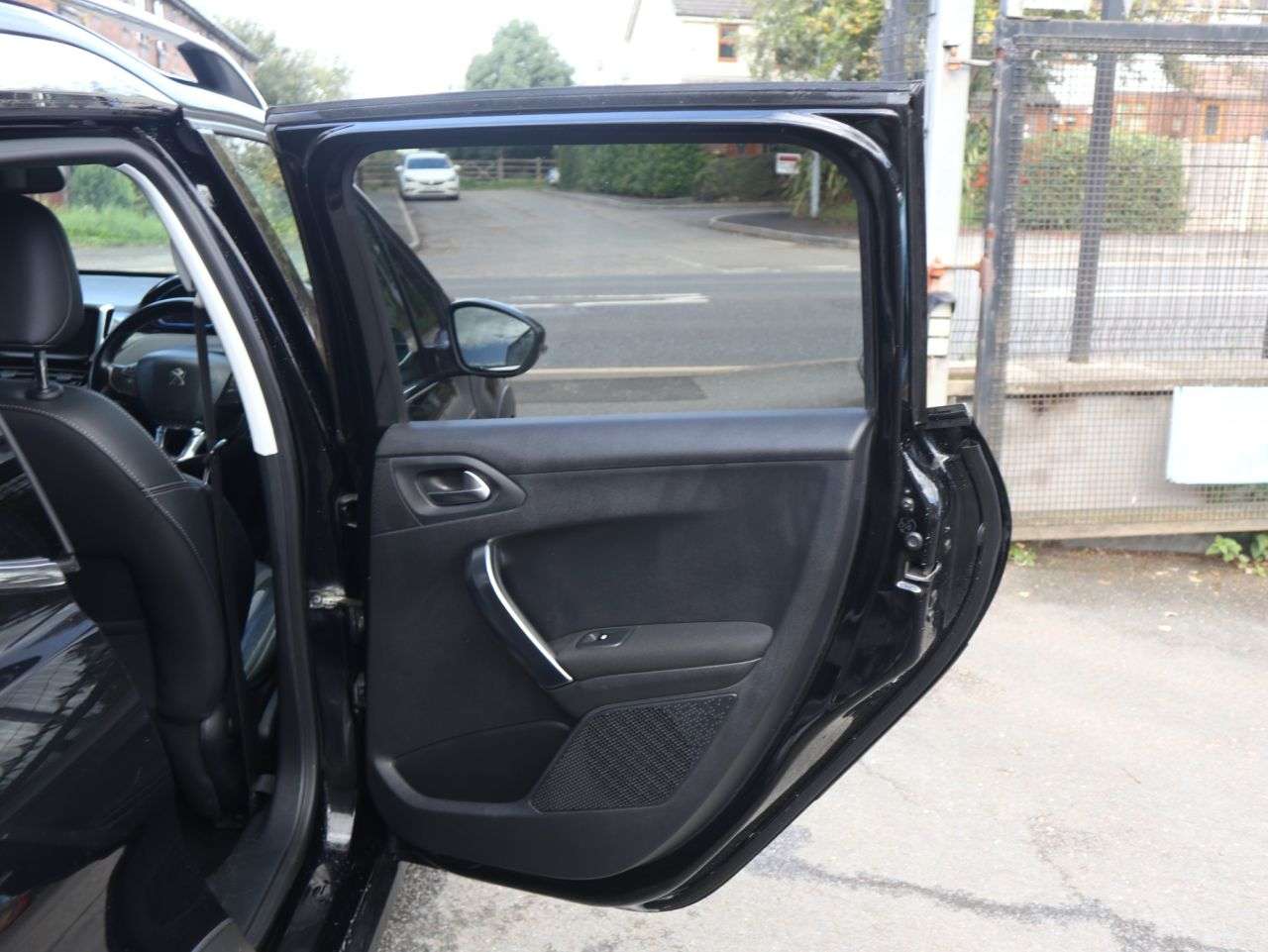 2016 PEUGEOT 2008 2016 PEUGEOT 2008
