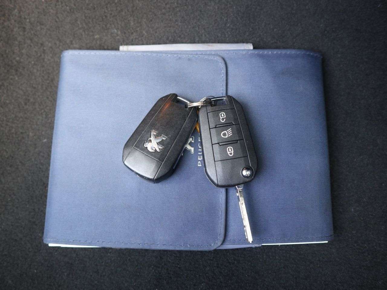 2016 PEUGEOT 2008 2016 PEUGEOT 2008