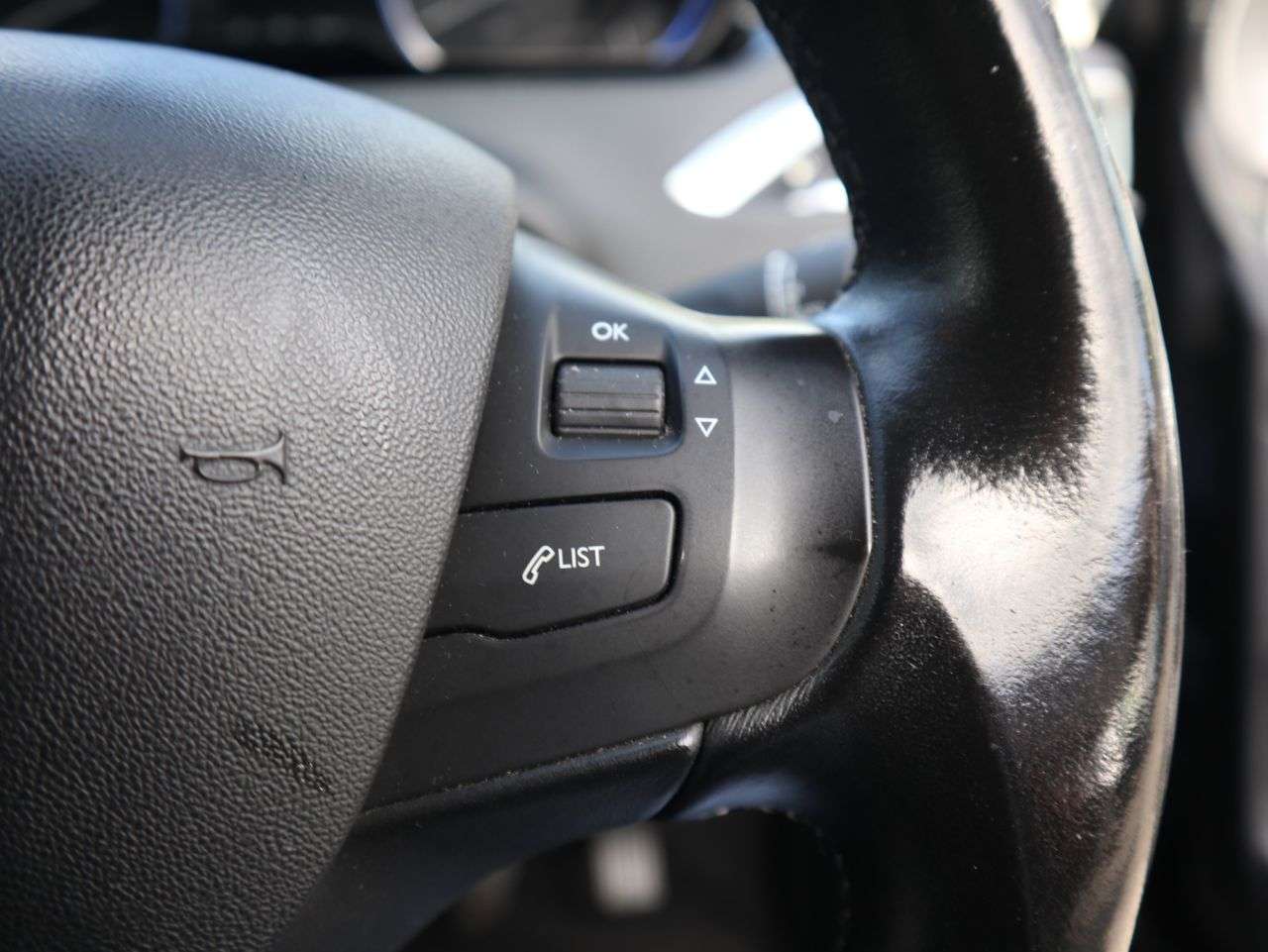 2016 PEUGEOT 2008 2016 PEUGEOT 2008