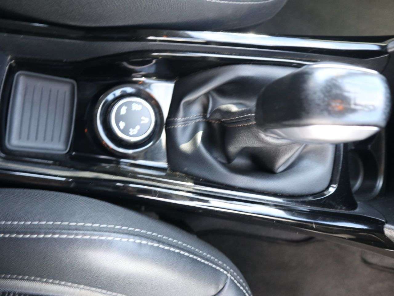 2016 PEUGEOT 2008 2016 PEUGEOT 2008