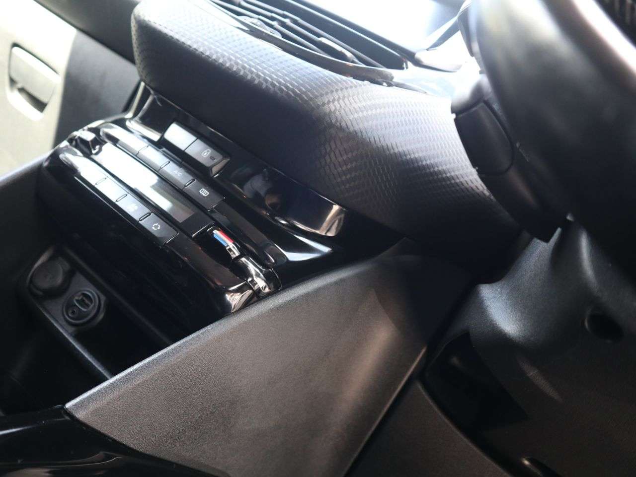 2016 PEUGEOT 2008 2016 PEUGEOT 2008