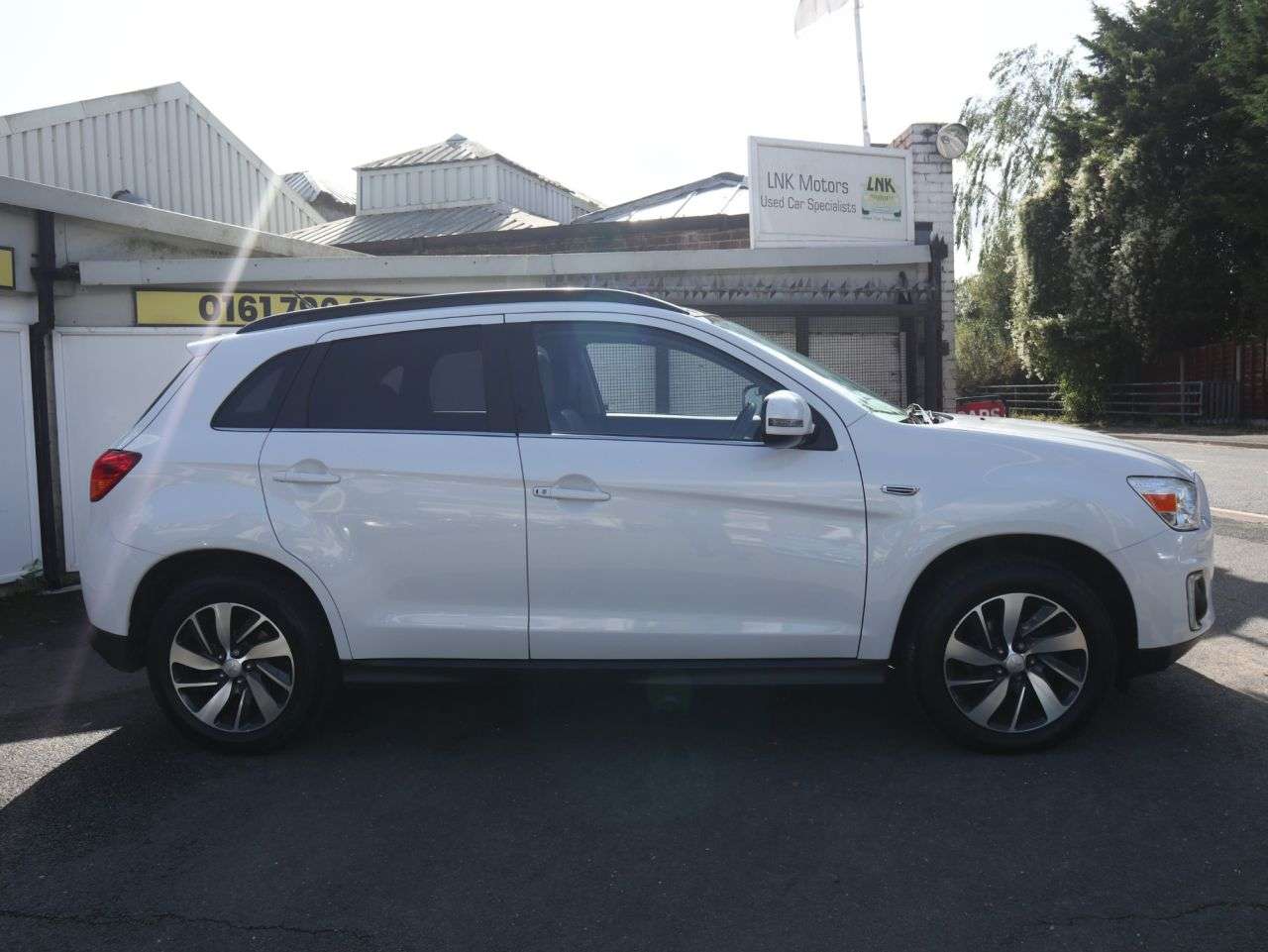 A 2015 MITSUBISHI ASX 1.8D 4 SUV 5dr Diesel Manual 4WD Euro 5 (114 ps) *2 YEAR WTY FROM £99 + 12 A 2015 MITSUBISHI ASX 1.8D 4 SUV 5dr Diesel Manual 4WD Euro 5 (114 ps) *2 YEAR WTY FROM £99 + 12
