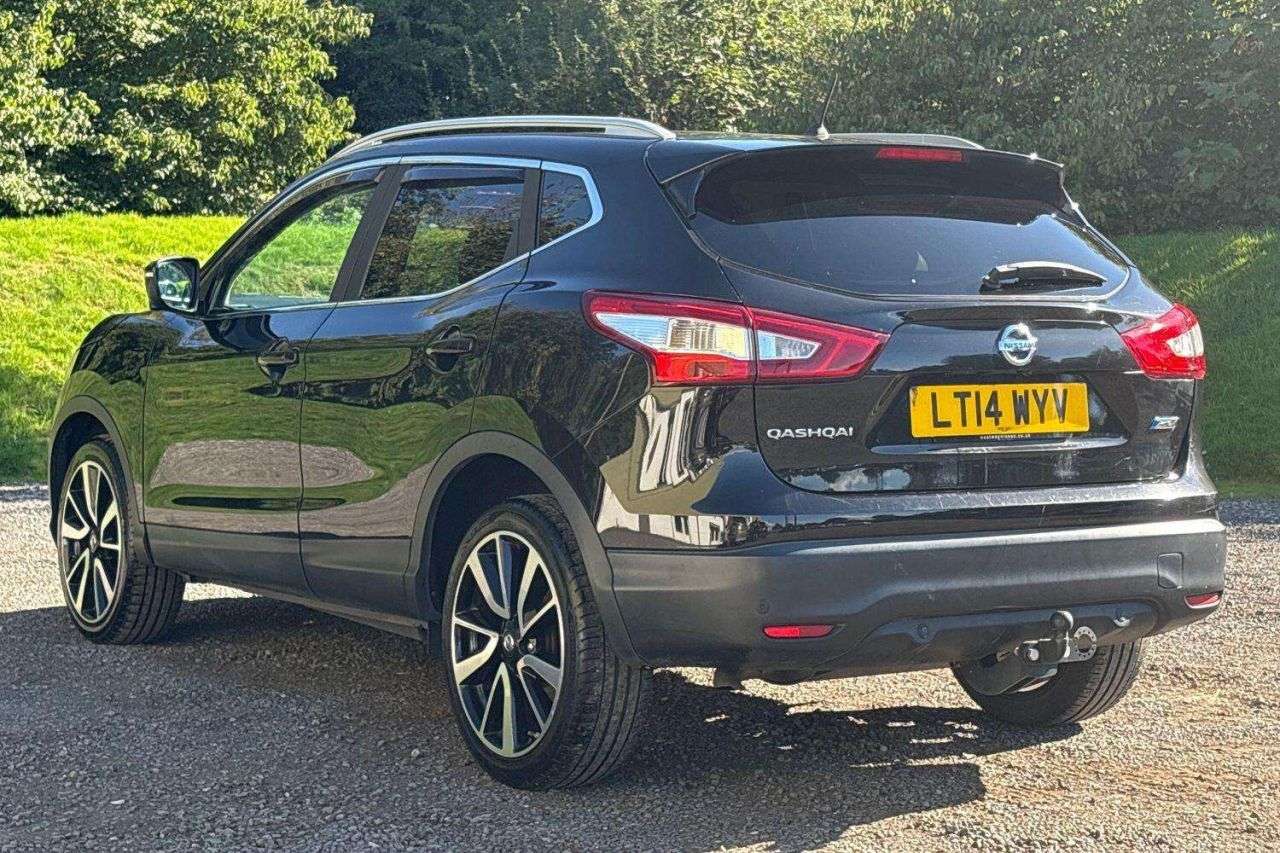 A 2014 NISSAN QASHQAI 1.5 dCi Tekna SUV 5dr Diesel Manual 2WD Euro 5 (s/s) (110 ps) *2 YEAR WTY F A 2014 NISSAN QASHQAI 1.5 dCi Tekna SUV 5dr Diesel Manual 2WD Euro 5 (s/s) (110 ps) *2 YEAR WTY F