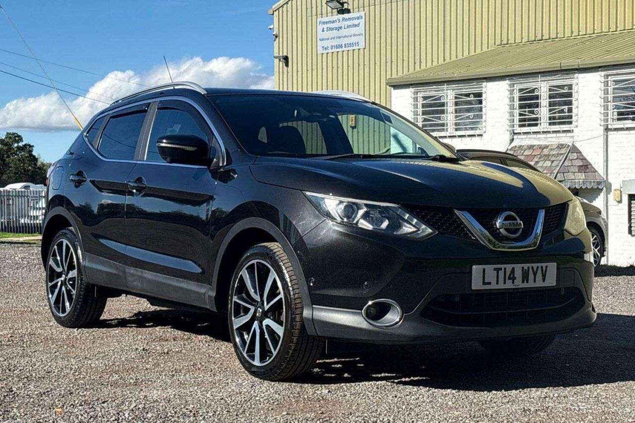 A 2014 NISSAN QASHQAI 1.5 dCi Tekna SUV 5dr Diesel Manual 2WD Euro 5 (s/s) (110 ps) *2 YEAR WTY F A 2014 NISSAN QASHQAI 1.5 dCi Tekna SUV 5dr Diesel Manual 2WD Euro 5 (s/s) (110 ps) *2 YEAR WTY F