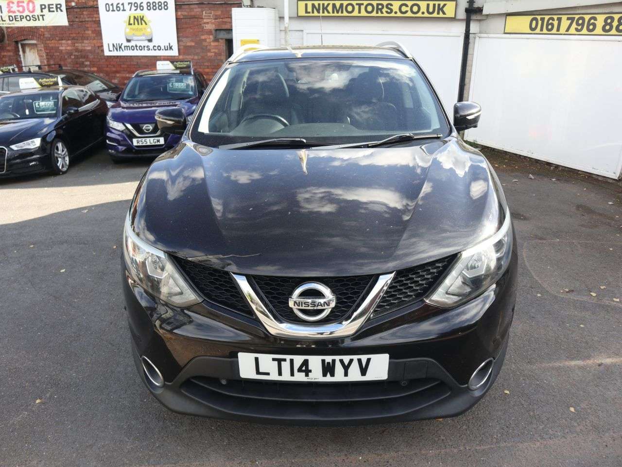 A 2014 NISSAN QASHQAI 1.5 dCi Tekna SUV 5dr Diesel Manual 2WD Euro 5 (s/s) (110 ps) *2 YEAR WTY F A 2014 NISSAN QASHQAI 1.5 dCi Tekna SUV 5dr Diesel Manual 2WD Euro 5 (s/s) (110 ps) *2 YEAR WTY F