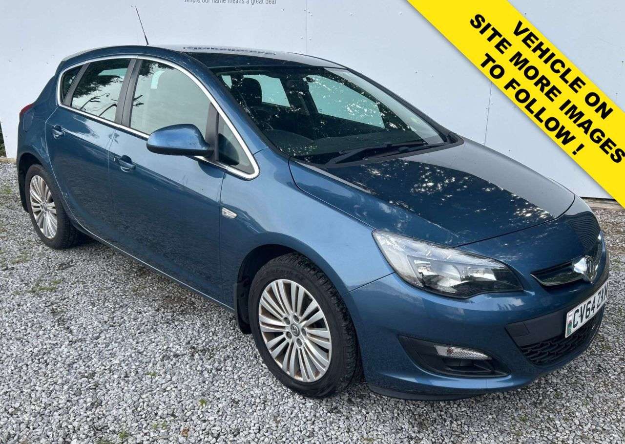 A 2014 VAUXHALL ASTRA 1.6 CDTi ecoFLEX Excite Hatchback 5dr Diesel Manual Euro 6 (s/s) (110 ps) * A 2014 VAUXHALL ASTRA 1.6 CDTi ecoFLEX Excite Hatchback 5dr Diesel Manual Euro 6 (s/s) (110 ps) *