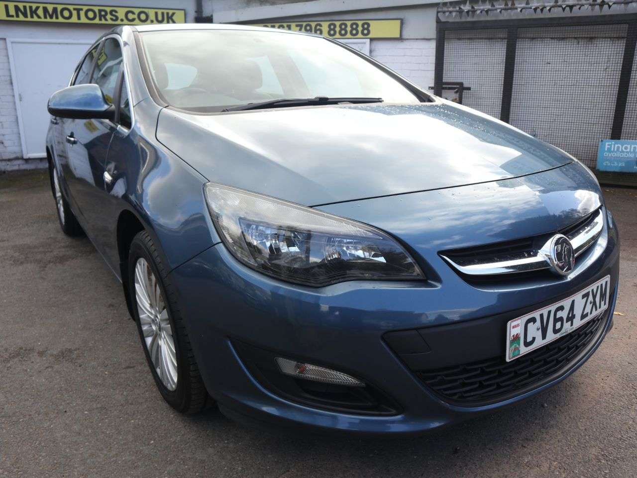 A 2014 VAUXHALL ASTRA 1.6 CDTi ecoFLEX Excite Hatchback 5dr Diesel Manual Euro 6 (s/s) (110 ps) * A 2014 VAUXHALL ASTRA 1.6 CDTi ecoFLEX Excite Hatchback 5dr Diesel Manual Euro 6 (s/s) (110 ps) *