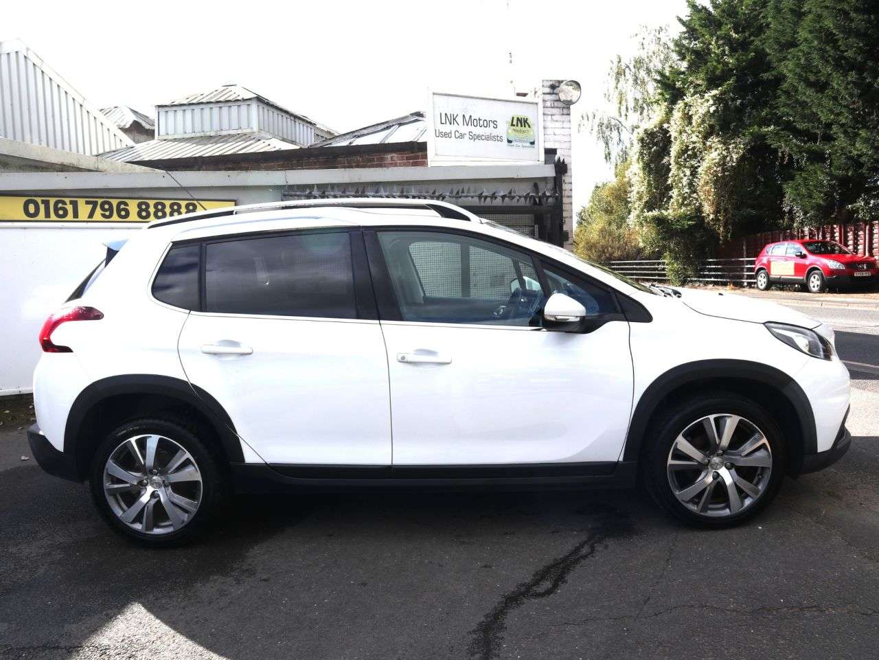 A 2017 PEUGEOT 2008 1.6 BlueHDi Allure SUV 5dr Diesel Manual Euro 6 (100 ps) *2 YEAR WTY FROM £ A 2017 PEUGEOT 2008 1.6 BlueHDi Allure SUV 5dr Diesel Manual Euro 6 (100 ps) *2 YEAR WTY FROM £