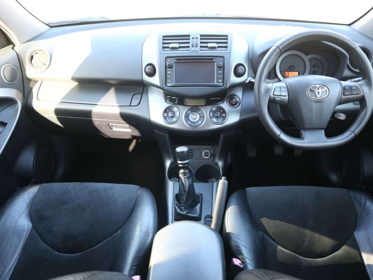 A 2012 TOYOTA RAV4 2.2 D-4D XT-R SUV 5dr Diesel Manual 4WD Euro 5 (150 ps) *2 YEAR WTY FROM £9 A 2012 TOYOTA RAV4 2.2 D-4D XT-R SUV 5dr Diesel Manual 4WD Euro 5 (150 ps) *2 YEAR WTY FROM £9