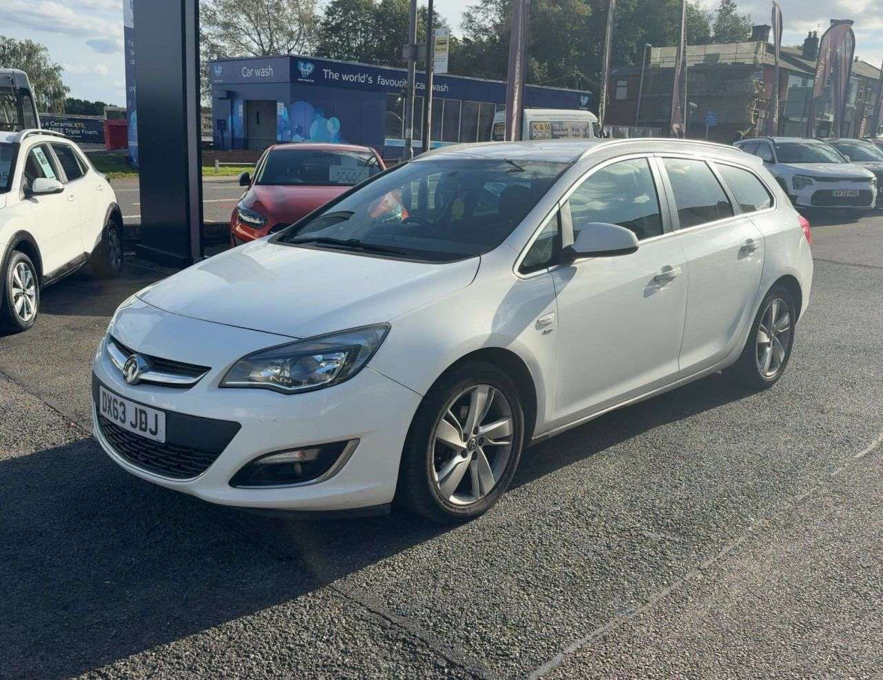 A 2013 VAUXHALL ASTRA 1.6 16V SRi Sports Tourer 5dr Petrol Manual Euro 5 (115 ps) *2 YEAR WNTY FR A 2013 VAUXHALL ASTRA 1.6 16V SRi Sports Tourer 5dr Petrol Manual Euro 5 (115 ps) *2 YEAR WNTY FR