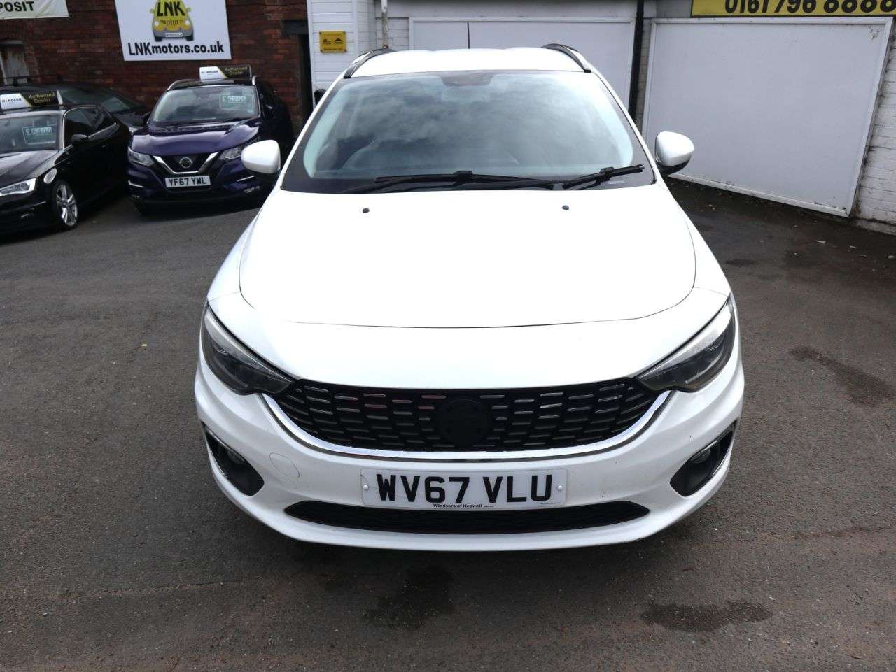 A 2017 FIAT TIPO 1.6 MultiJetII Lounge Estate 5dr Diesel Manual Euro 6 (s/s) (120 ps) *2 YEA A 2017 FIAT TIPO 1.6 MultiJetII Lounge Estate 5dr Diesel Manual Euro 6 (s/s) (120 ps) *2 YEA